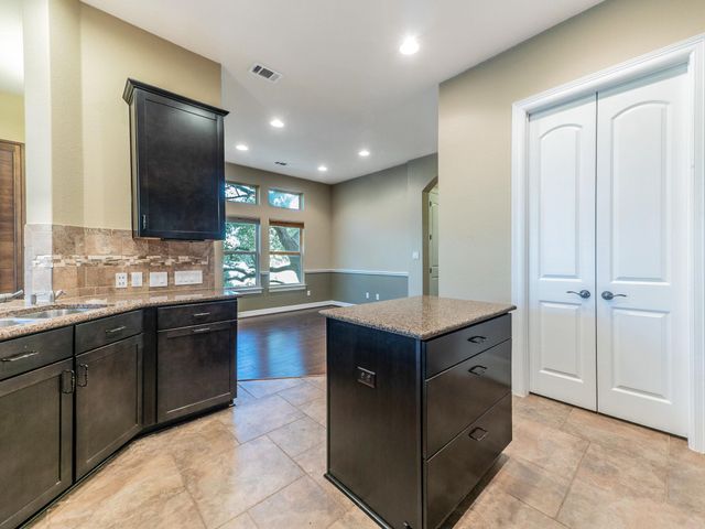 826 San Remo BLVD, Lakeway, TX 78734