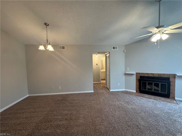 1721 Rock Bridge Mews Apt B, Chesapeake, VA 23320