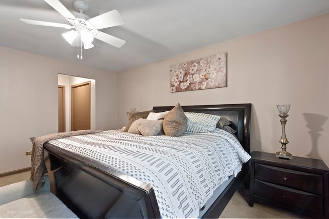 5319 Martha Lane, Oak Forest, IL 60452