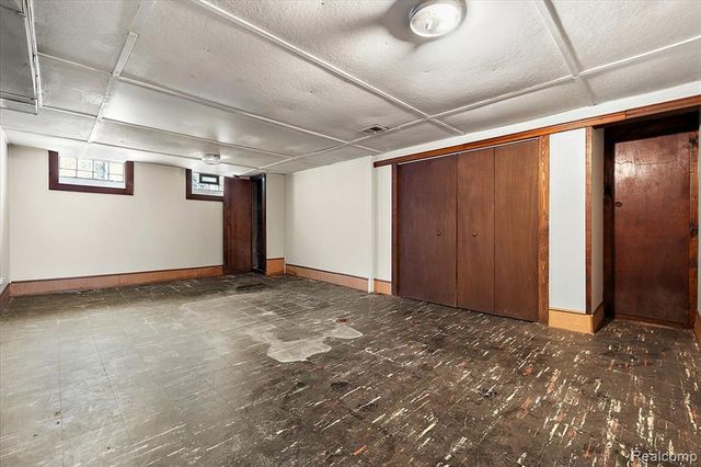 14001 Balfour Street, Oak Park, MI 48237