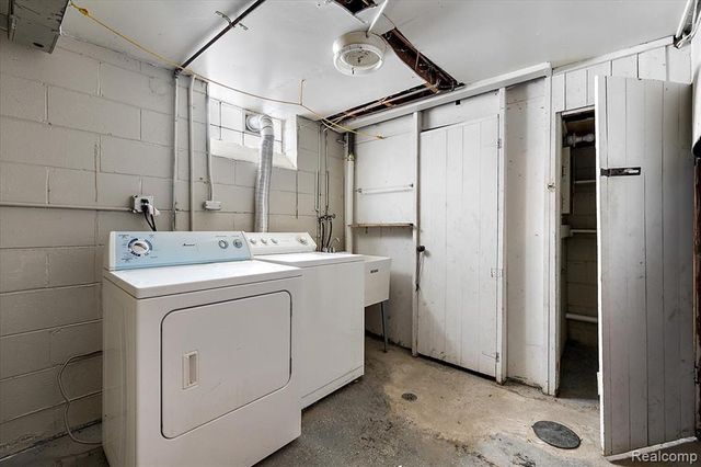 14001 Balfour Street, Oak Park, MI 48237