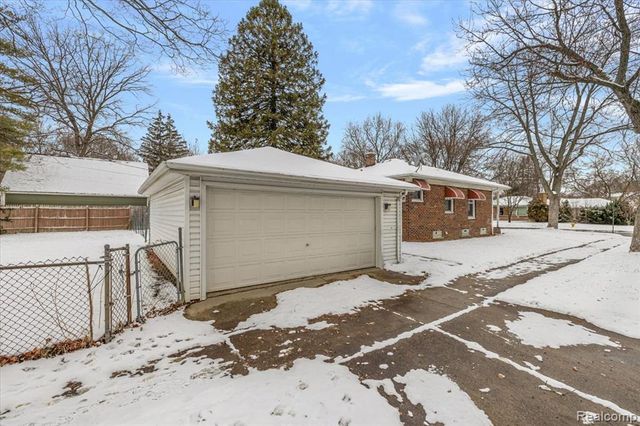 14001 Balfour Street, Oak Park, MI 48237