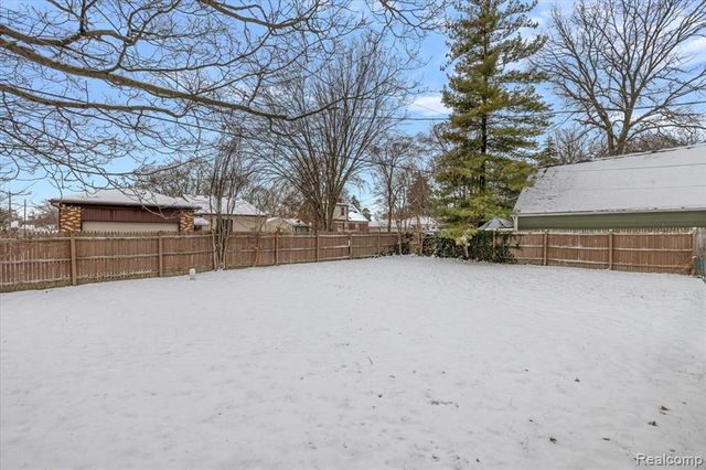 14001 Balfour Street, Oak Park, MI 48237