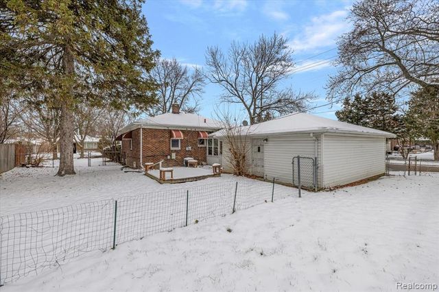 14001 Balfour Street, Oak Park, MI 48237