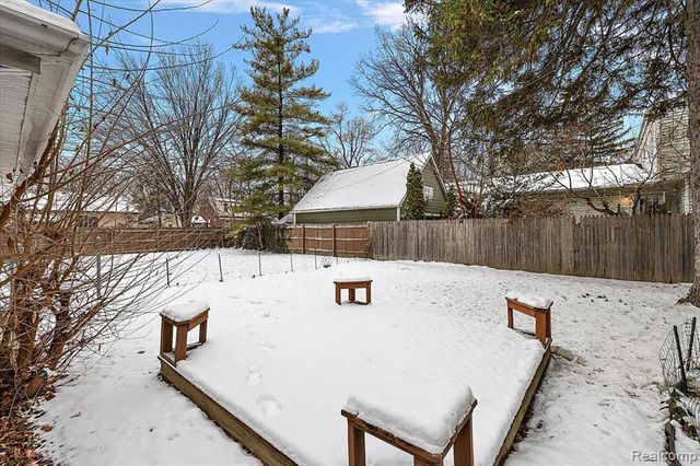 14001 Balfour Street, Oak Park, MI 48237