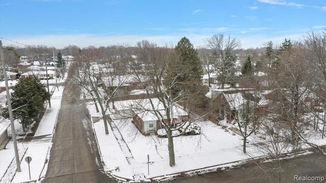 14001 Balfour Street, Oak Park, MI 48237