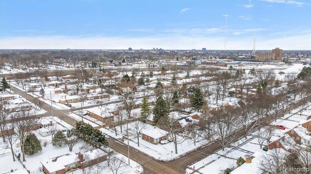 14001 Balfour Street, Oak Park, MI 48237