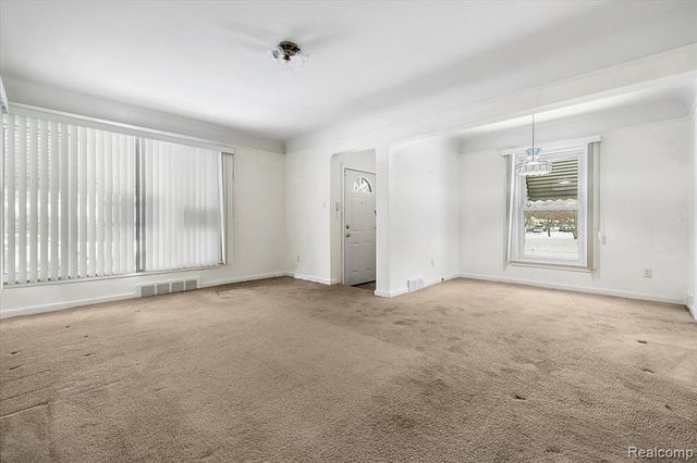 14001 Balfour Street, Oak Park, MI 48237