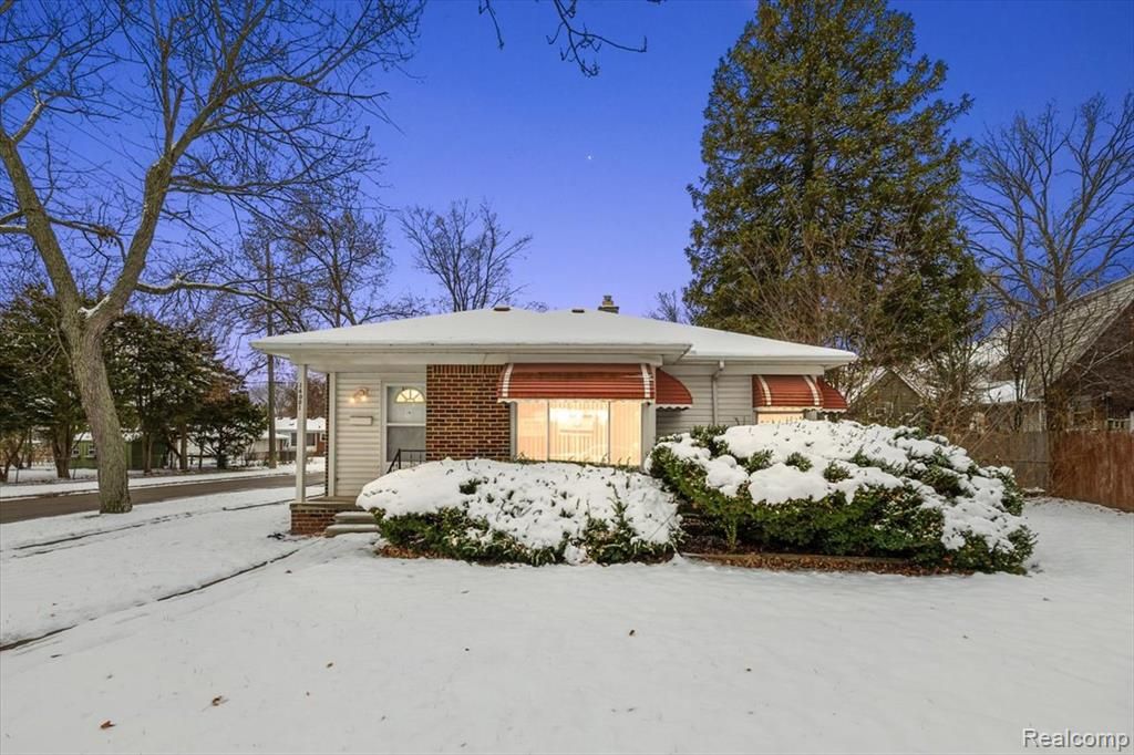 14001 Balfour Street, Oak Park, MI 48237