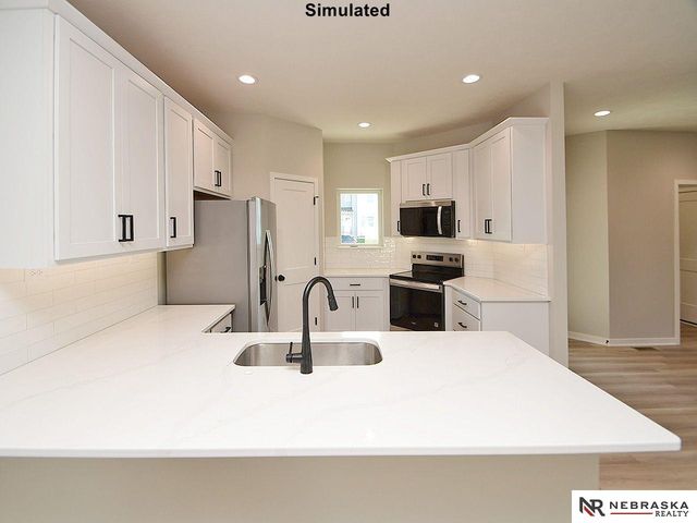 9526 Duckhorn Drive, Lincoln, NE 68526