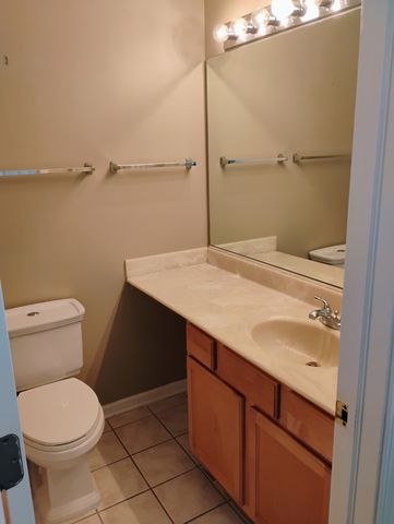 1128 GEORGETOWN Way 1128, Vernon Hills, IL 60061