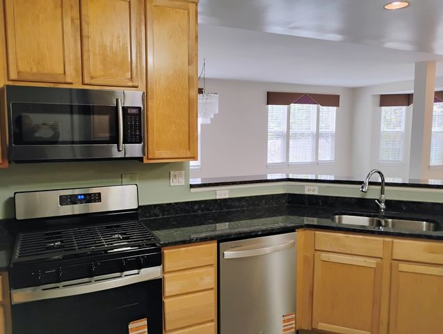 1128 GEORGETOWN Way 1128, Vernon Hills, IL 60061