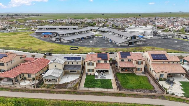 4491 Vineyard Drive, Madera, CA 93636