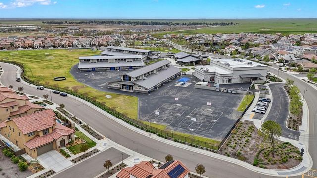 4491 Vineyard Drive, Madera, CA 93636