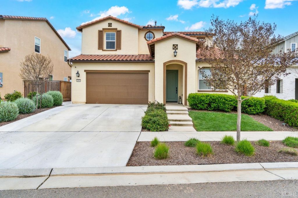 4491 Vineyard Drive, Madera, CA 93636