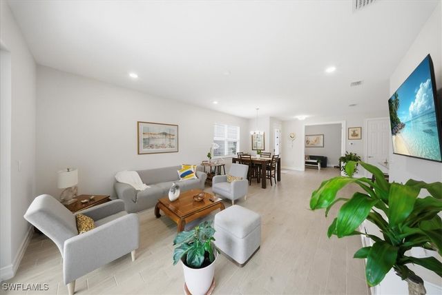 1074 Enbrook LOOP, Naples, FL 34114