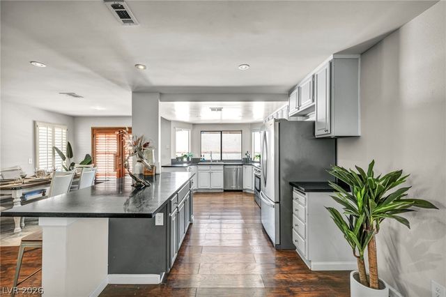 9008 Pebble Shore Court, Las Vegas, NV 89117