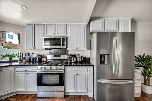 9008 Pebble Shore Court, Las Vegas, NV 89117