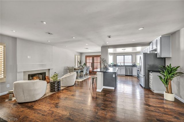 9008 Pebble Shore Court, Las Vegas, NV 89117