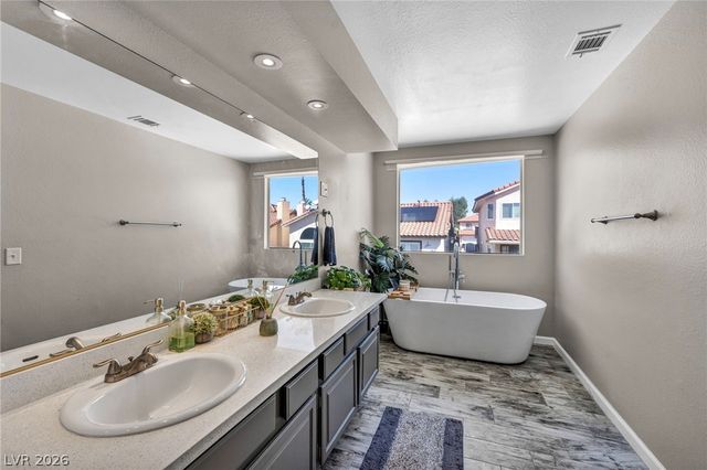 9008 Pebble Shore Court, Las Vegas, NV 89117