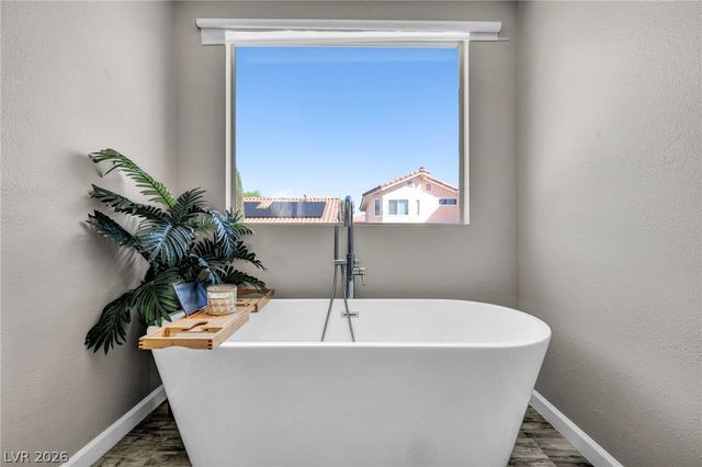 9008 Pebble Shore Court, Las Vegas, NV 89117