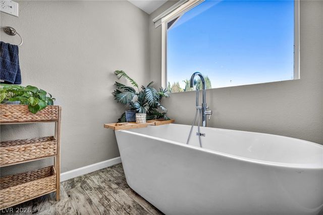 9008 Pebble Shore Court, Las Vegas, NV 89117