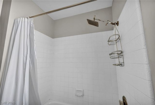 9008 Pebble Shore Court, Las Vegas, NV 89117