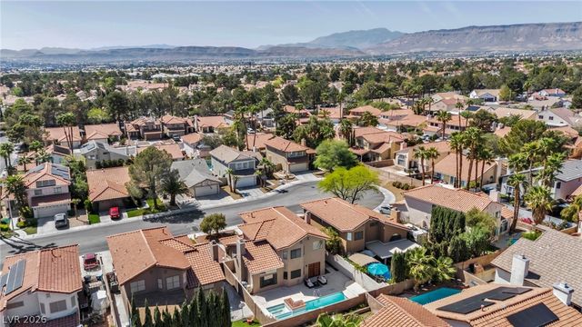 9008 Pebble Shore Court, Las Vegas, NV 89117