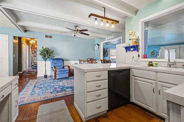 203 E Vienna Street, Schoolcraft, MI 49087