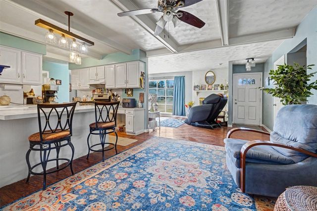 203 E Vienna Street, Schoolcraft, MI 49087