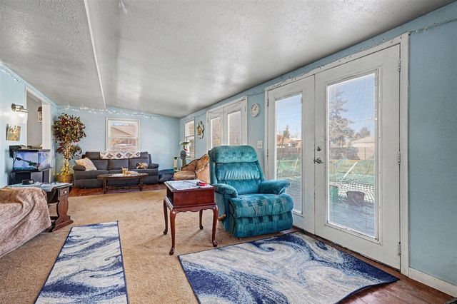 203 E Vienna Street, Schoolcraft, MI 49087