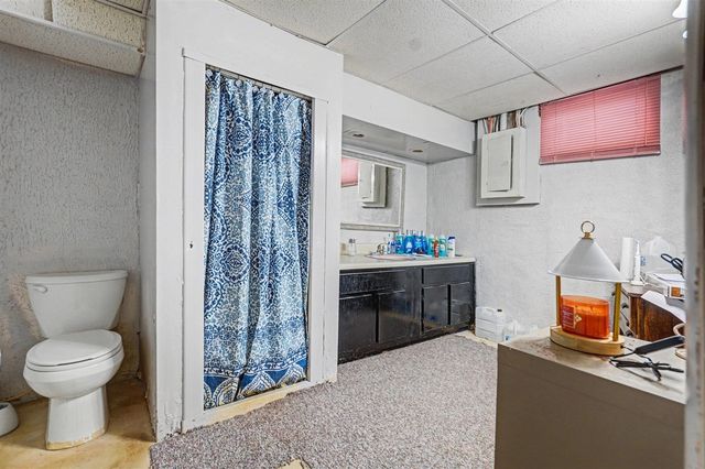 203 E Vienna Street, Schoolcraft, MI 49087