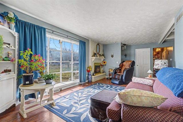 203 E Vienna Street, Schoolcraft, MI 49087