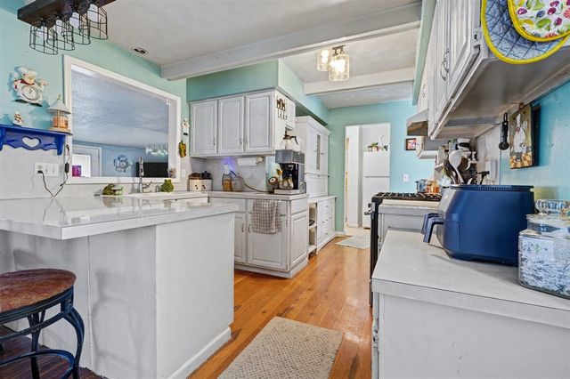 203 E Vienna Street, Schoolcraft, MI 49087