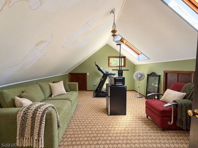 208 School House Rd, Jefferson Twp., NJ 07438