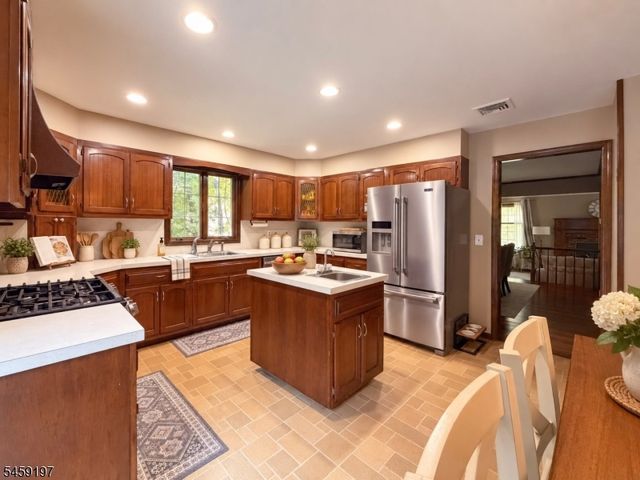 208 School House Rd, Jefferson Twp., NJ 07438