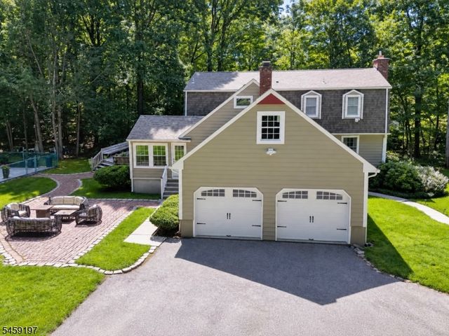 208 School House Rd, Jefferson Twp., NJ 07438