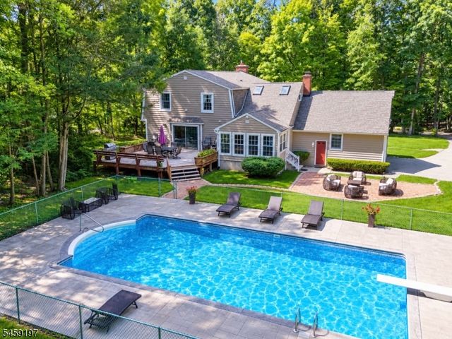 208 School House Rd, Jefferson Twp., NJ 07438