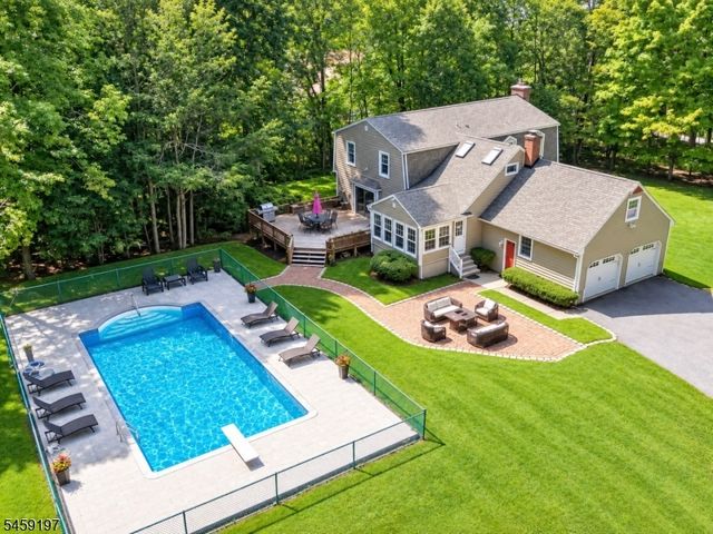 208 School House Rd, Jefferson Twp., NJ 07438