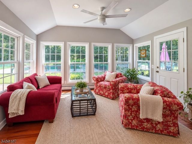 208 School House Rd, Jefferson Twp., NJ 07438