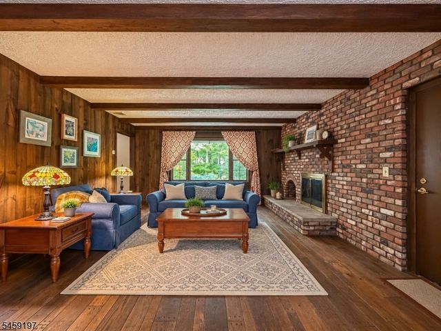 208 School House Rd, Jefferson Twp., NJ 07438
