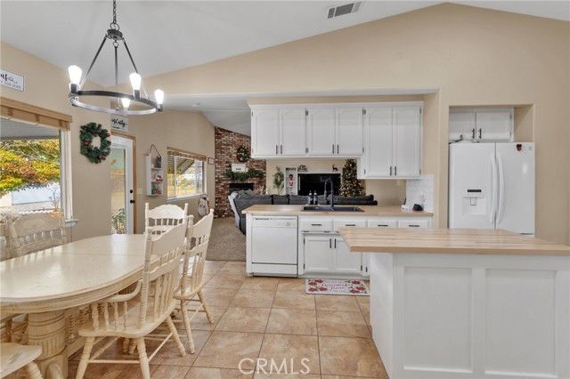 15888 Saint Timothy, Apple Valley, CA 92307