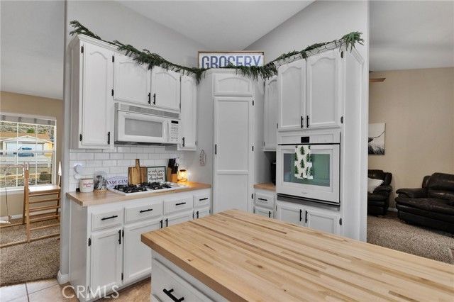 15888 Saint Timothy, Apple Valley, CA 92307