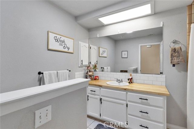 15888 Saint Timothy, Apple Valley, CA 92307