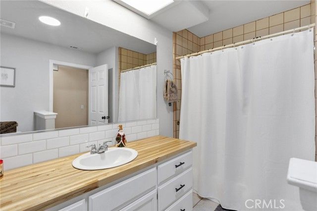 15888 Saint Timothy, Apple Valley, CA 92307