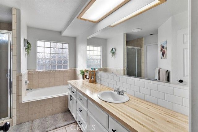 15888 Saint Timothy, Apple Valley, CA 92307