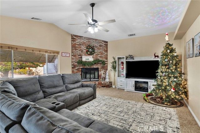 15888 Saint Timothy, Apple Valley, CA 92307