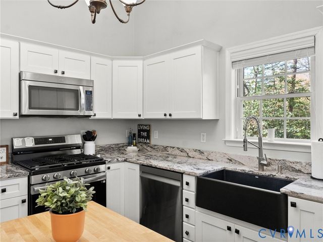 548 Brighton Dr, North Chesterfield, VA 23235