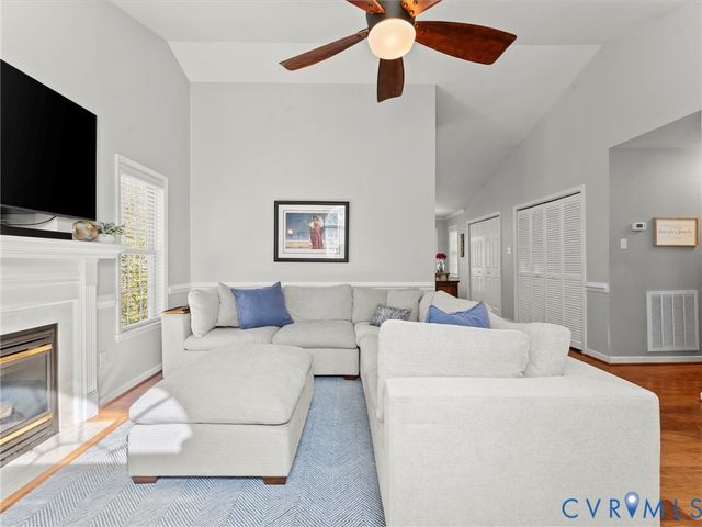 548 Brighton Dr, North Chesterfield, VA 23235