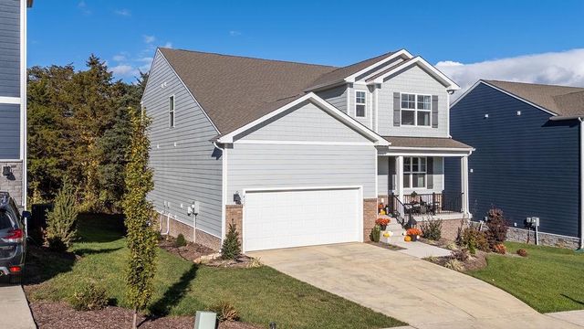 411 STONEWALL JACKSON BLVD, Staunton, VA 24401